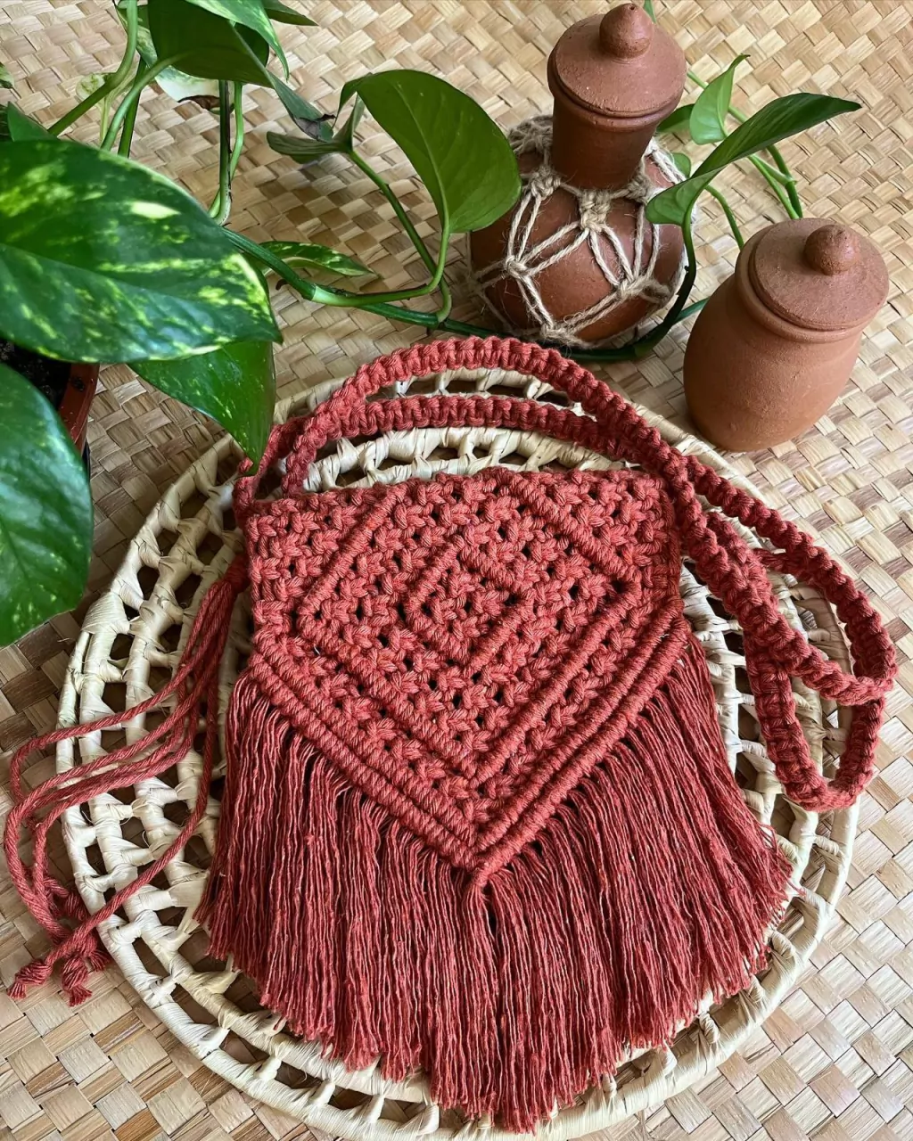 Bolsa artesanal de macramê